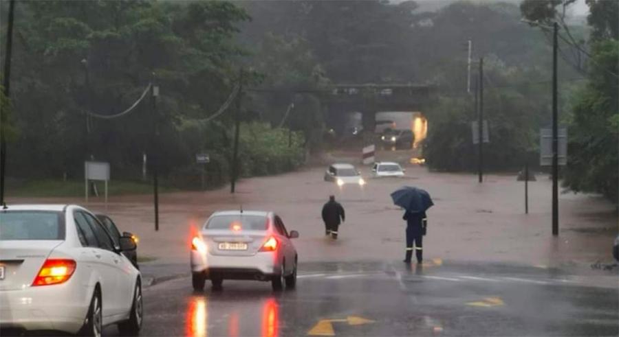 لاہور سمیت پنجاب کے مختلف شہروں میں جل تھل، بجلی کی بندش