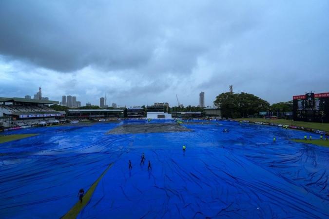 Rain plays spoilsport on second day