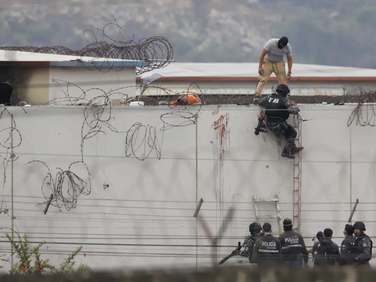 Death toll reaches 31 in Ecuador's prison riot