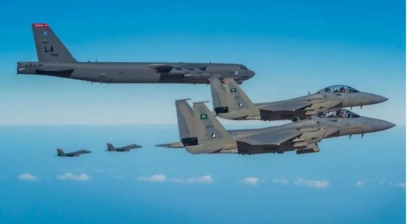 سعودی  لڑاکا طیارہ تربیتی مشن کے دوران میں گر کر تباہ