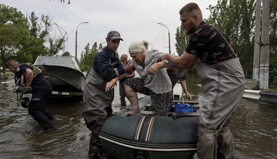 روس میں تباہ کن طوفان  10 افراد کی جان نگل گیا