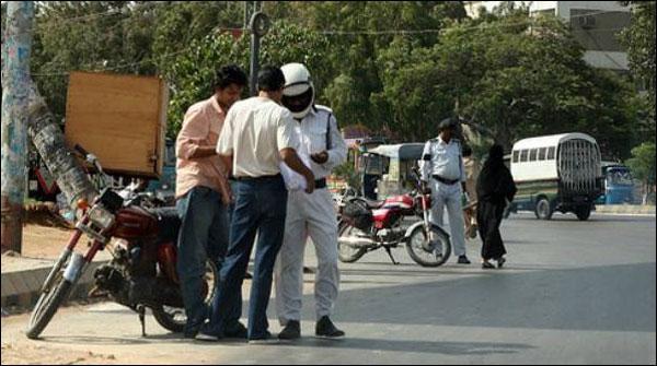 پولیس اور شہری آمنے سامنے ،شہریوں کے خلاف یک طرفہ مقدمہ درج