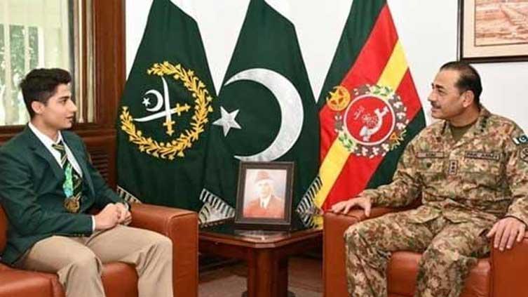 COAS Asim Munir invites squash champion Hamza