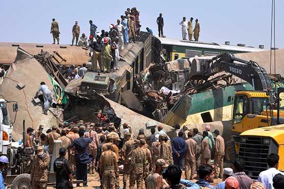 ہزارہ ایکسپریس  ٹرین کو حادثہ ،ٹرینوں کی روانگی معطل ،مسافر خوار