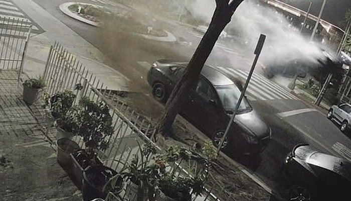 تیزرفتار گاڑی نے خاتون کو کچل دیا