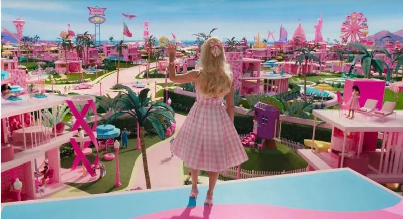 ہالی وڈ فلم باربی کی دنیا بھر میں آمدنی 1 بلین ڈالر سے تجاوز کر گئی ہے