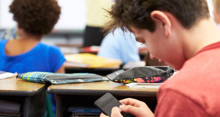 UNESCO calls for a global ban on smartphones in schools