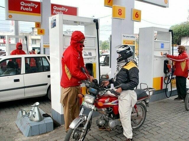 LHC suspends the notification of ‘No Helmet, No Fuel’ policy