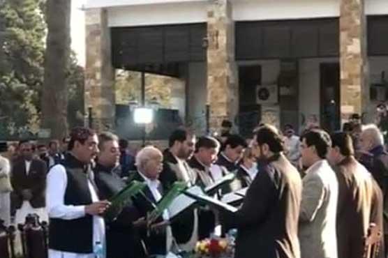 بلوچستان کی 14 رکنی کابینہ نے حلف اٹھا لیا