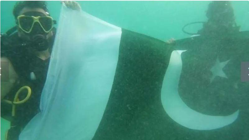 یو اے ای میں مقیم پاکستانی شہری نے منفرد انداز میں یوم آزادی منایا