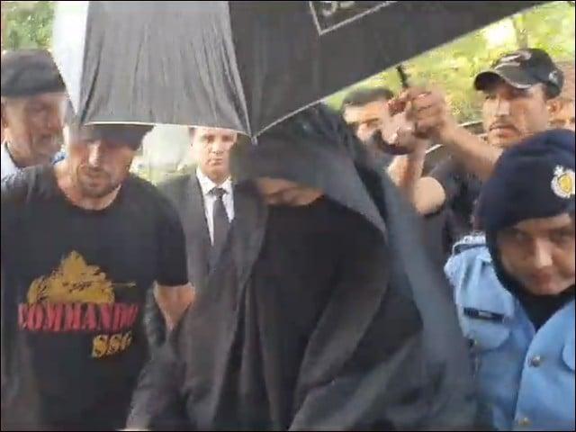 بشریٰ بی بی تھانہ کوہسار میں درج مقدمے میں جے آئی ٹی کے سامنے پیش