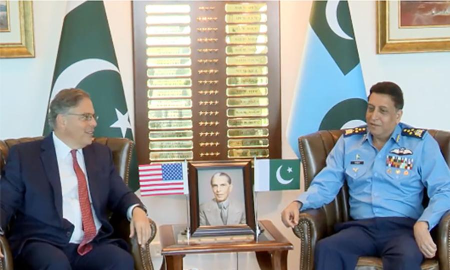 ایئرچیف کی امریکی سفیر ڈونلڈ بلوم سے ملاقات ، دفاعی تعاون پر تبادلہ خیال کیا
