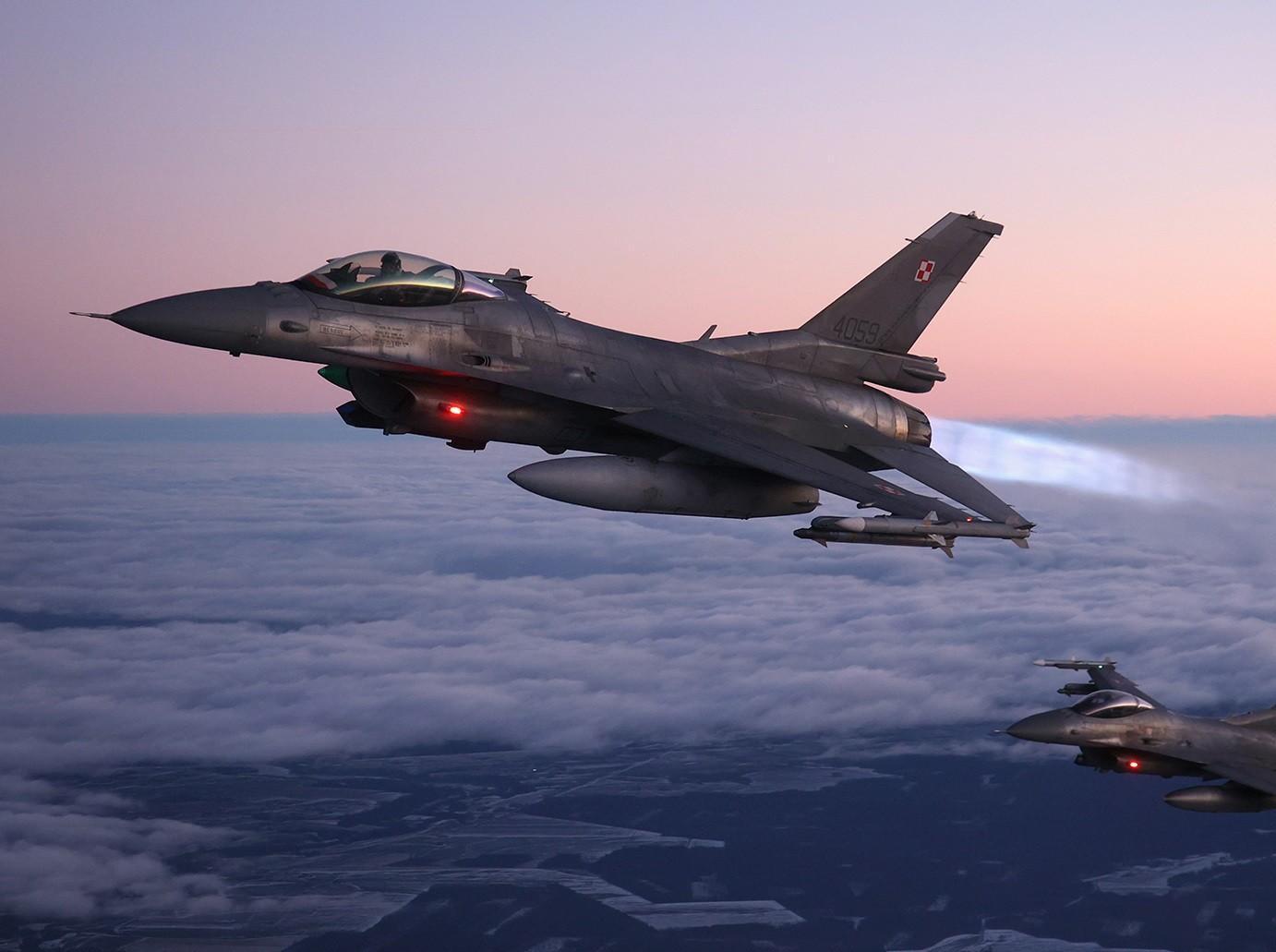 US approves sending F-16 fighter jets to Ukraine