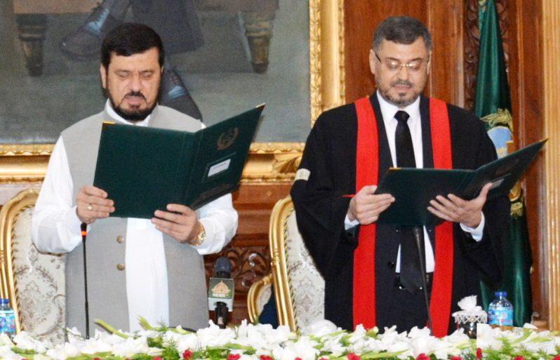 President Alvi administers oath to PHC CJ