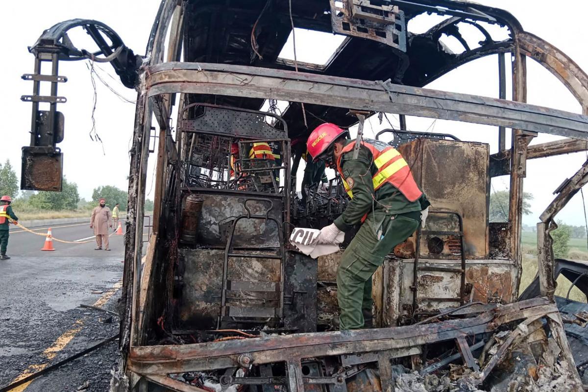 Fire engulfs six buses near Islamabad's vegetable market