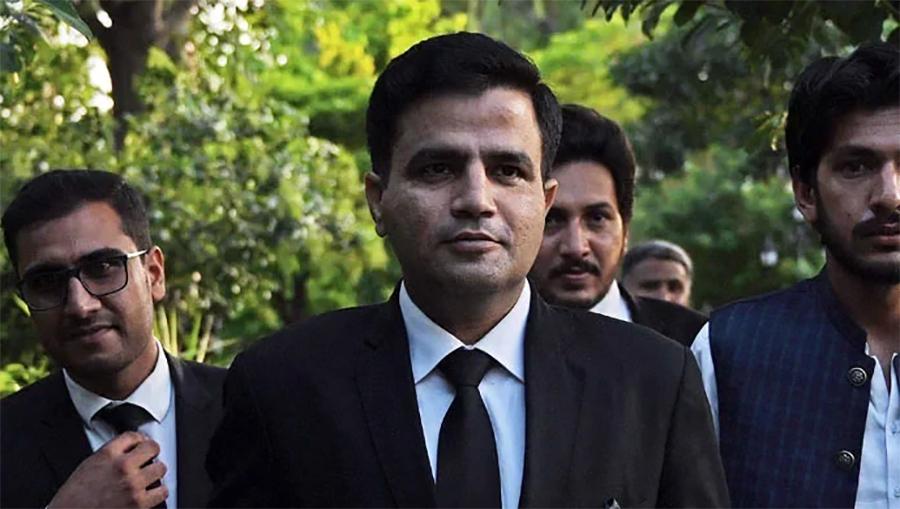 توشہ خانہ کیس جان بوجھ کر لٹکایا جارہا ہے، وکیل عمران خان