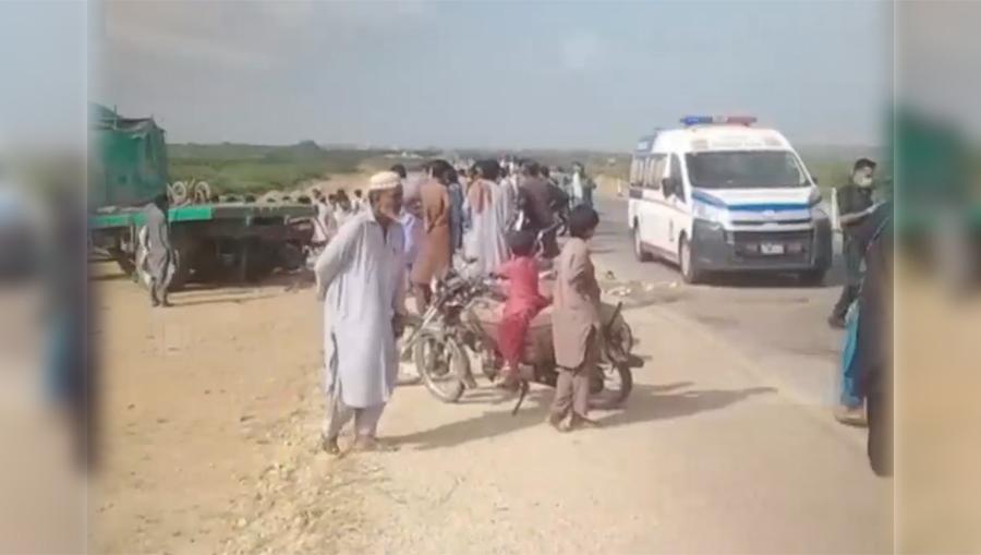 ٹھٹھہ میں ٹرک اور پک اپ میں تصادم، 5 افراد جاں بحق