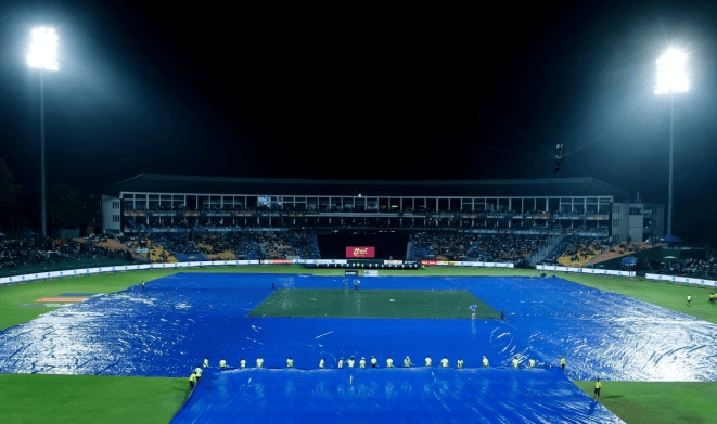 Rain plays spoilsport after Pakistan pace attack rattles the Indian batting line-up