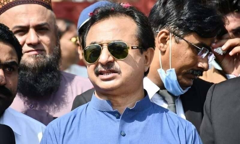 پی ٹی آئی رہنما  اور ان کے تین بھائیوں کے خلاف مقدمہ درج