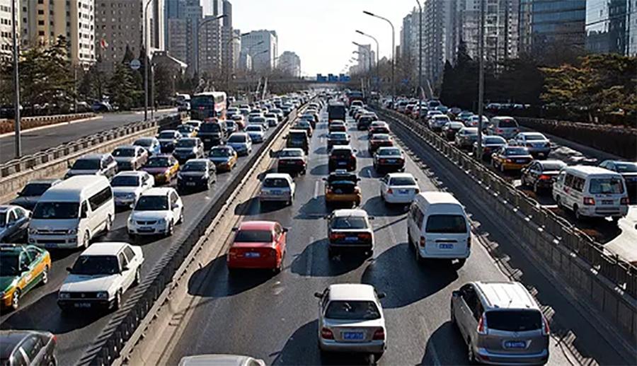 سعودی عرب میں گاڑیوں کی انشورنس فیس میں کمی کا فیصلہ