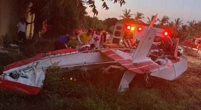 Plane crashes during gender reveal ceremony in Mexico