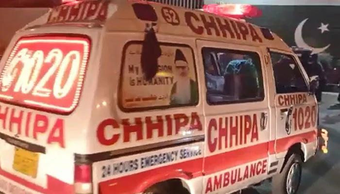 Firing injures three near marriage hall in Karachi