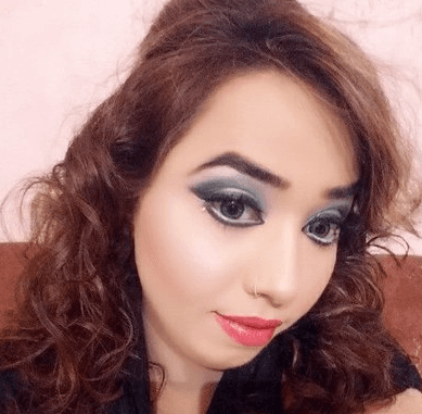 اسٹیج اداکارہ شیزا بٹ کی گاڑی پر فائرنگ