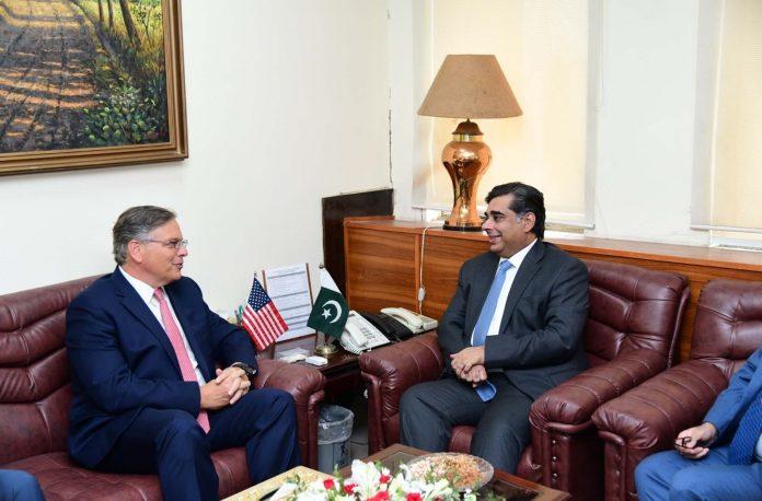نگراں وفاقی وزیر تجارت ڈاکٹر گوہر اعجاز سے امریکی سفیر کی ملاقات