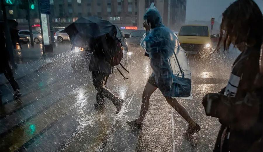 طوفانی بارشیں، چین کے ’ٹیکنالوجی شہر‘ شینزن میں 71 سالہ ریکارڈ ٹوٹ گیا