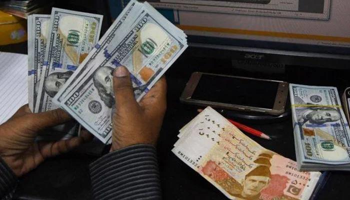 Value of dollar continues to decline in Pakistan