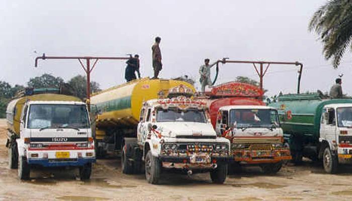 69 water tankers seized in operation against water thieves in Karachi