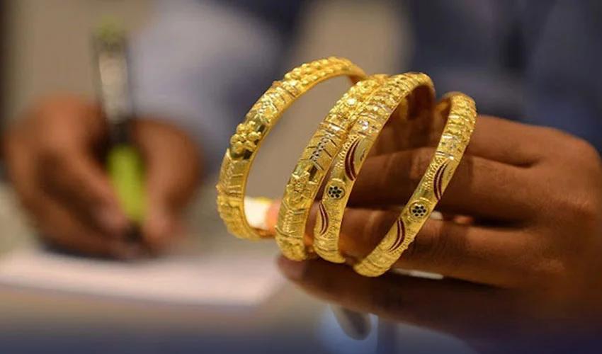 Gold price increases in local, international market