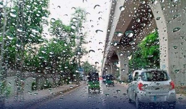 Intermittent rain in Lahore since last night