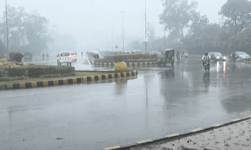 Heavy rain hits different areas of Lahore early morning