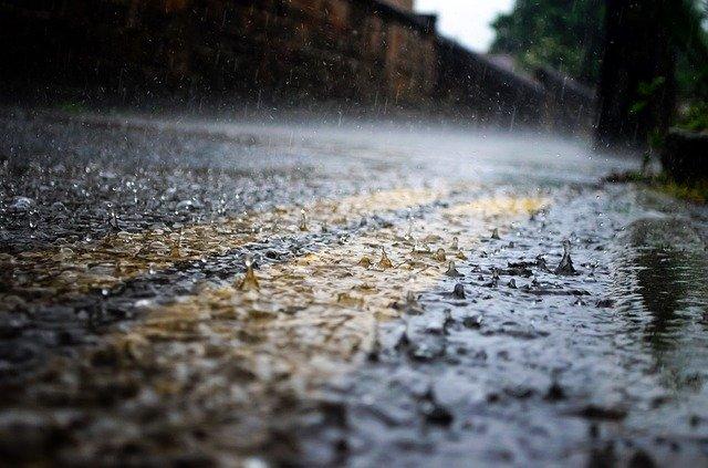 Heavy rainfall hits various areas of Karachi