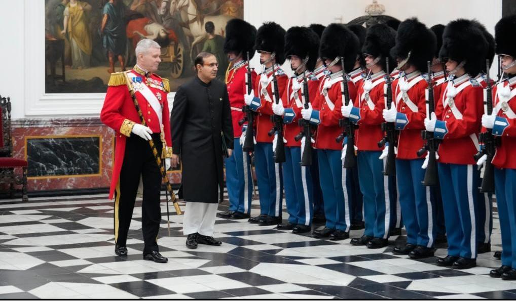 Pakistan’s envoy presents credentials to Queen of Denmark