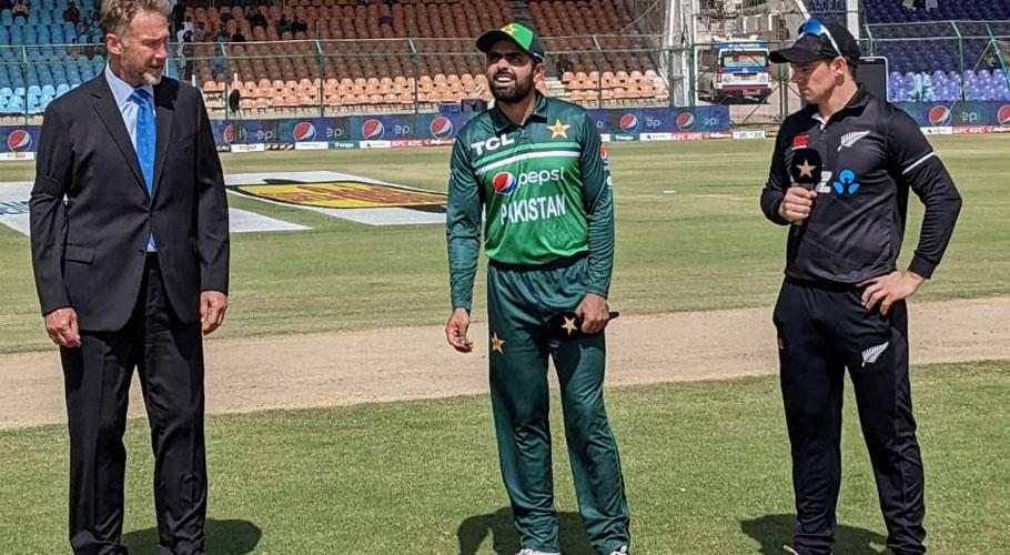 Pakistan wins toss, elects to bat against New Zealand