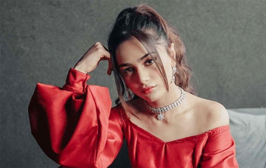 آئمہ بیگ کا  ڈپریشن کے ساتھ اپنی جدوجہد کے بارے انکشاف