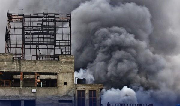 Fire breaks out in Shah Alam market Lahore