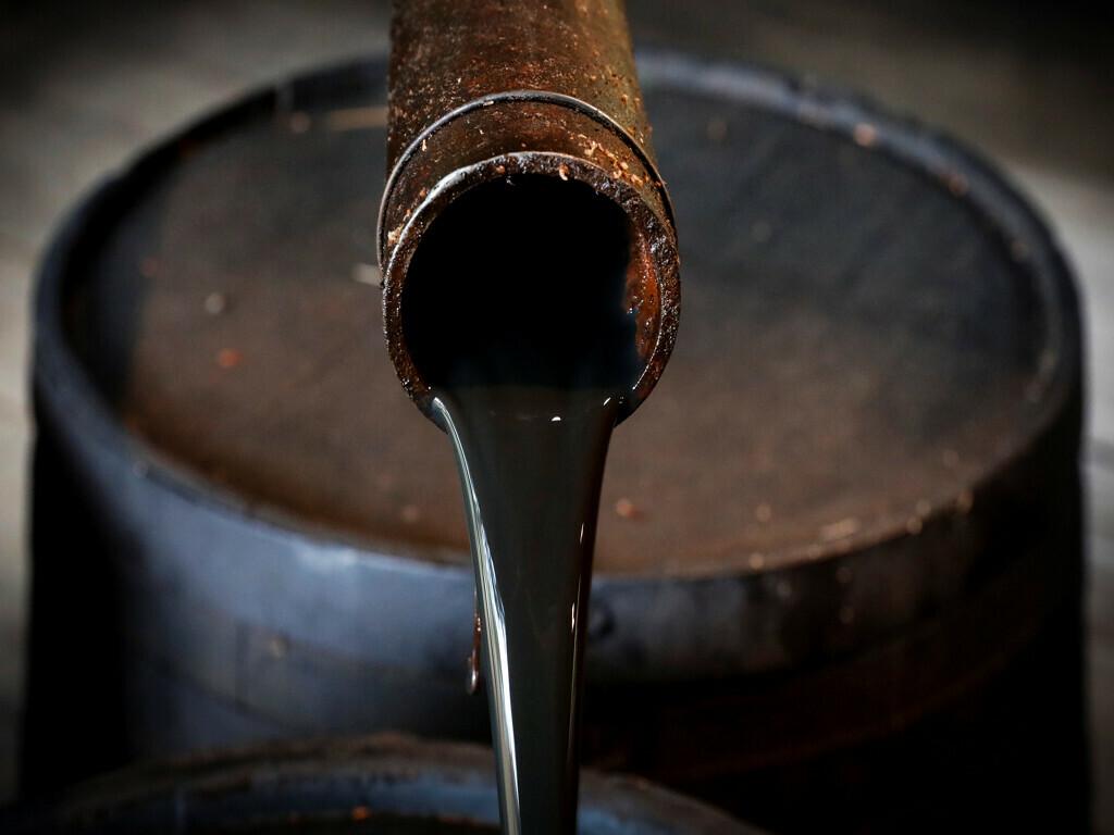 Global crude oil prices drop 2%