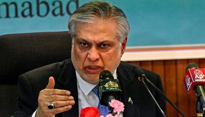 No chance of Nawaz Sharif’s arrest on arrival: Ishaq Dar