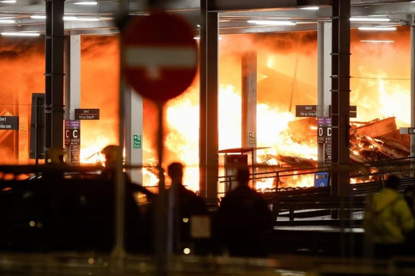 Blaze at Luton airport halts flight operations