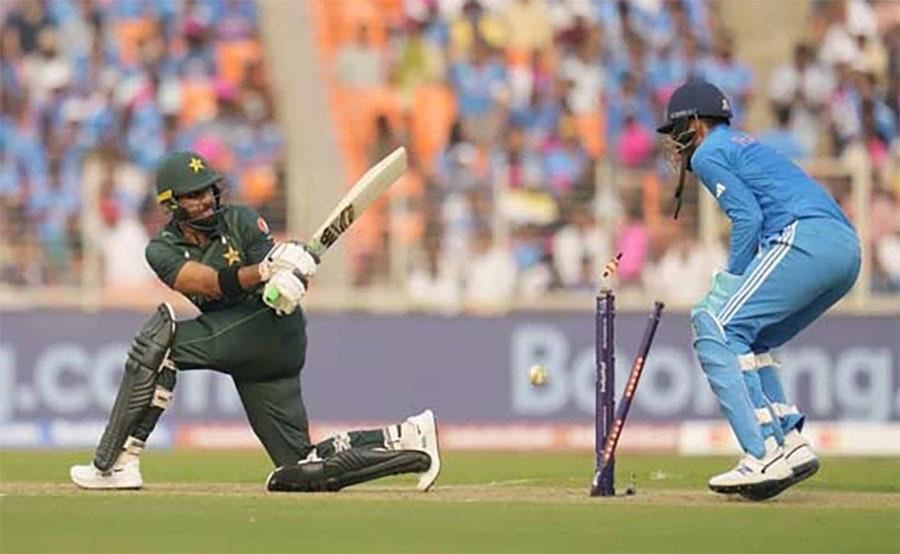 پاک بھارت ٹاکرا: پاکستانی ٹیم 191 پر آل آؤٹ