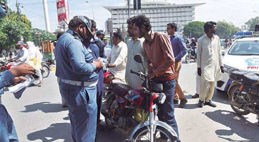 Court orders heavy fine for violating traffic rules to curtail air pollution