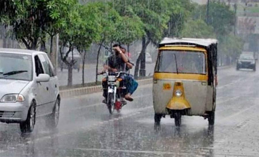 ملک کے مختلف شہروں میں بارش، آمدموسم سرما کی اطلاع دے رہی ہے