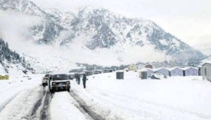 برفباری کےباعث بٹہ کنڈی سے آگے سیاحوں کاداخلہ بند