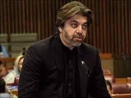 نواز شریف پہلے جیل جاتے پھر انہیں عدالت سے ریلیف ملتی تو ان کا قد بڑھتا، رہنما پی ٹی آئی