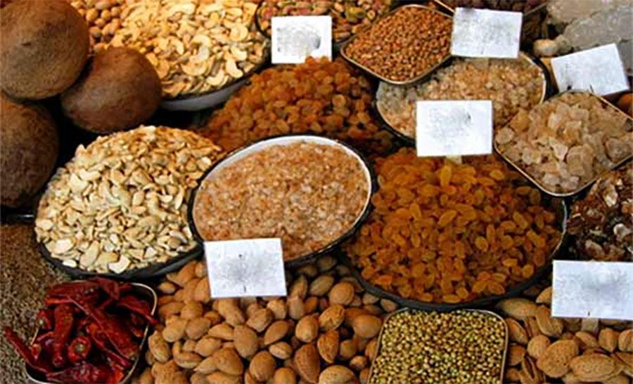 سردی کی شدت میں اضافے کے ساتھ ہی خشک میوہ جات کی قیمتوں کو پر لگ گئے