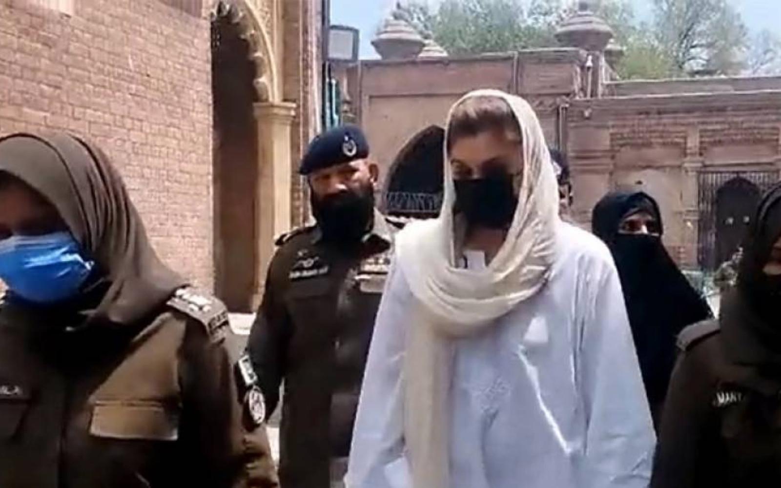 خدیجہ شاہ کی آئی جی پنجاب اور سی سی پی او لاہور کے خلاف توہین عدالت کی درخواست