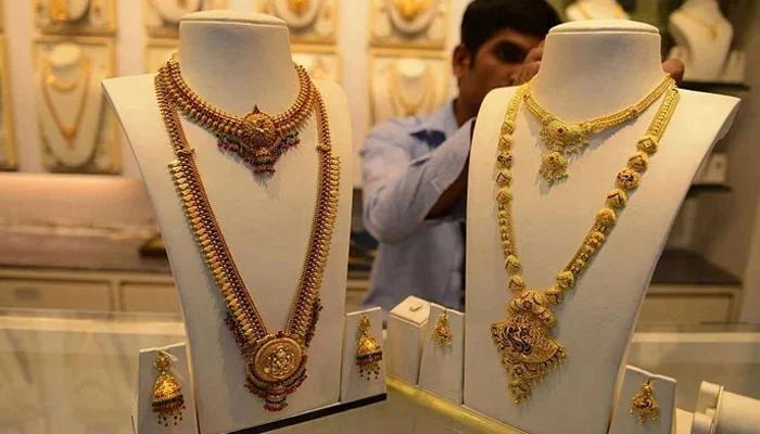 Gold price high in global market, low in Pakistan